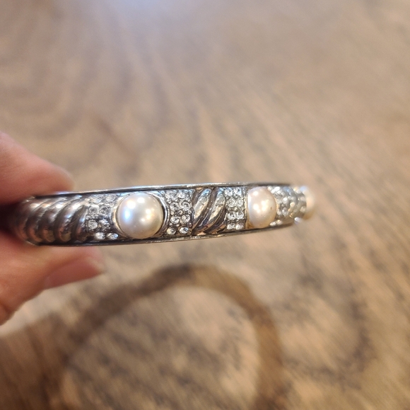 Brighton Crystal and Pearl Silver Plated Bangle Magnetic Closure - Picture 4 of 7